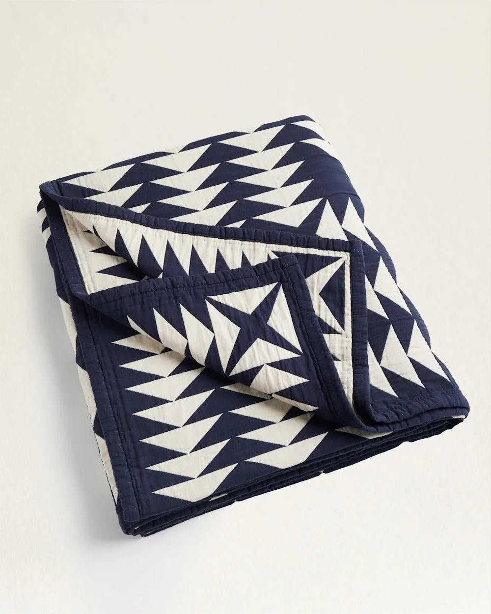 Midnight Nova Matelasse Coverlet