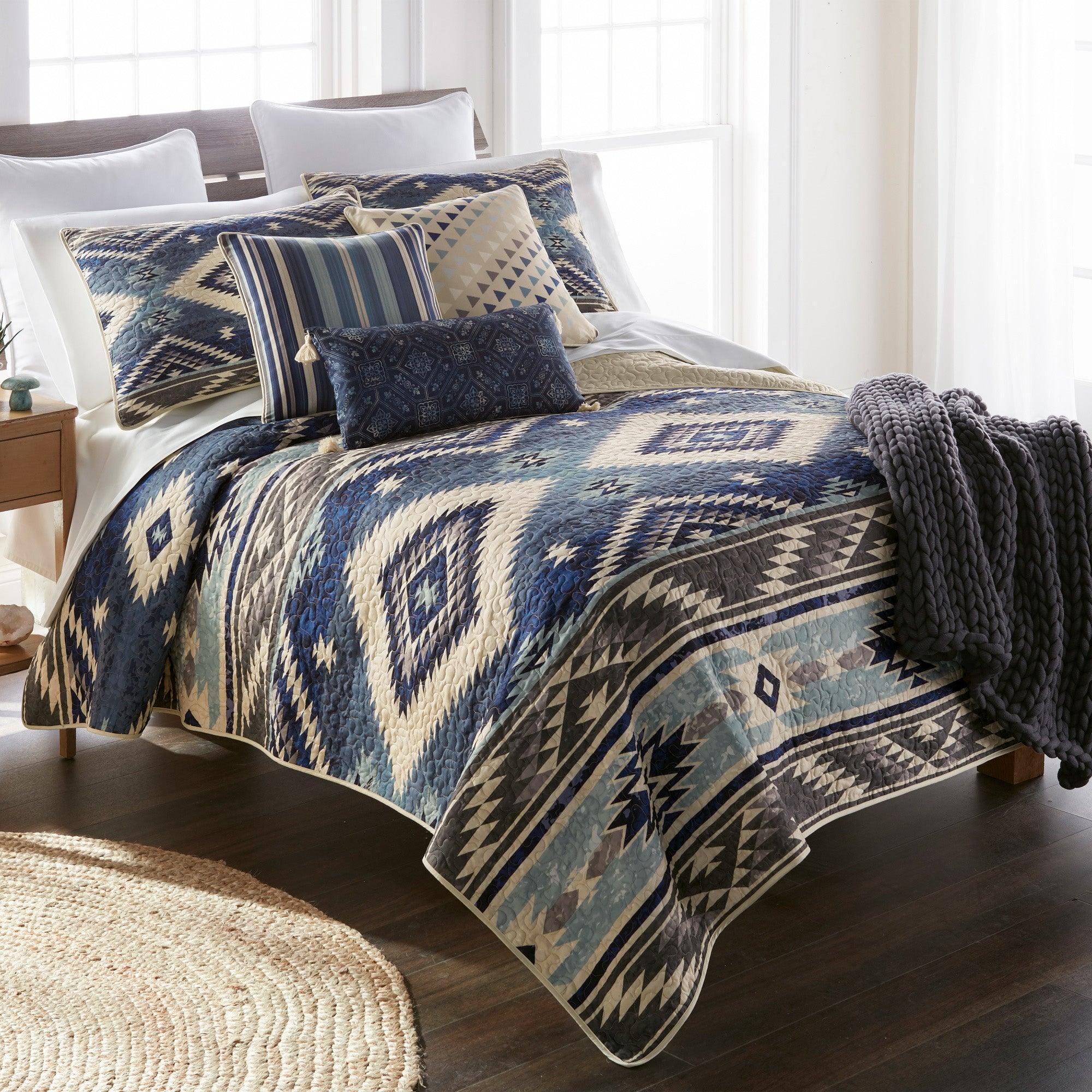 Blue Sky Hill Quilt Set