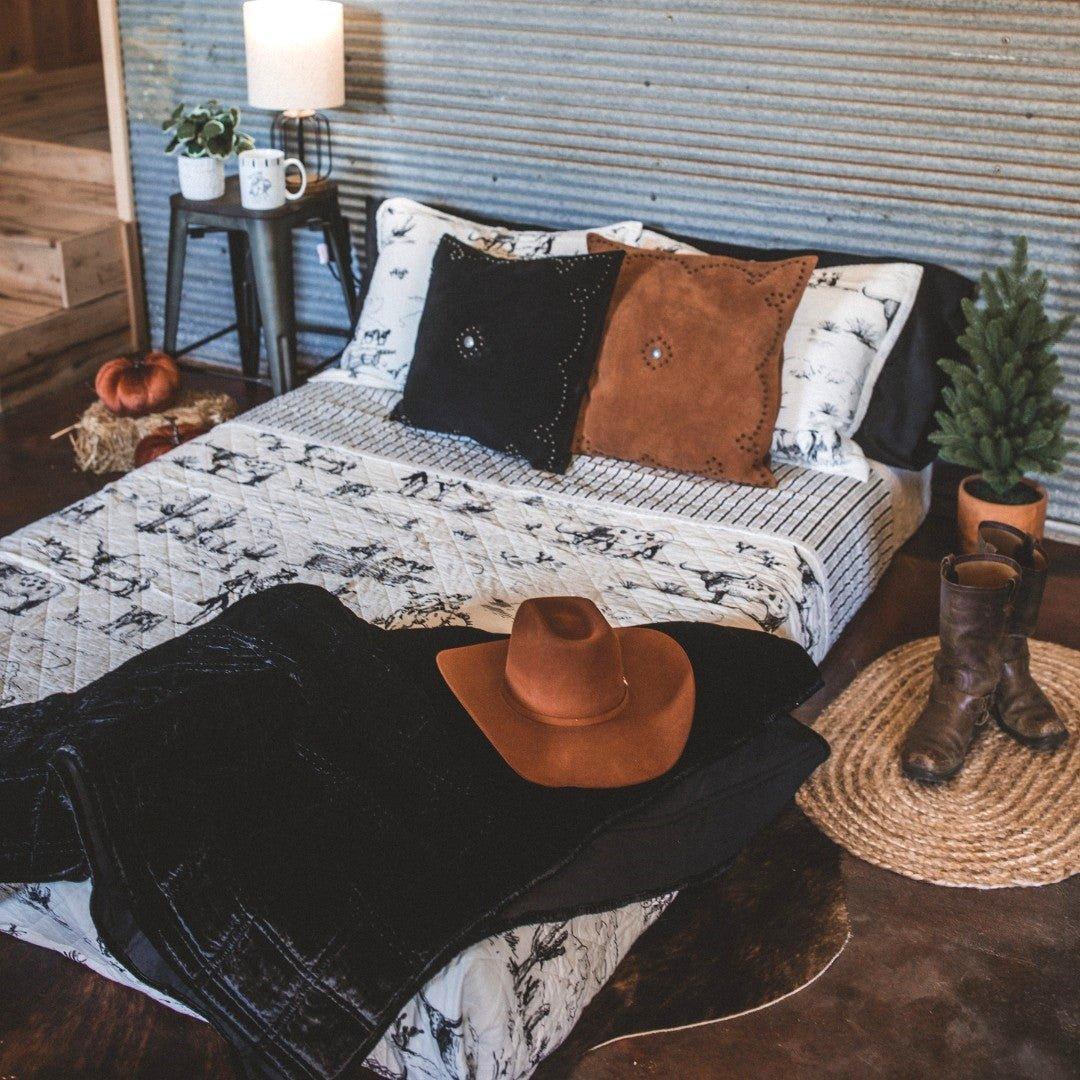 Paseo Ranch Reversible Quilt Set